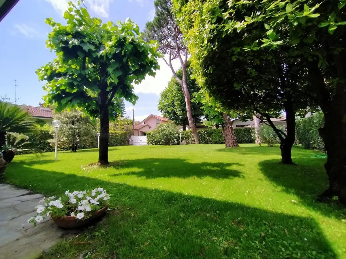 Villa Villa Martino By Interhome フォルテ・デイ・マルミ